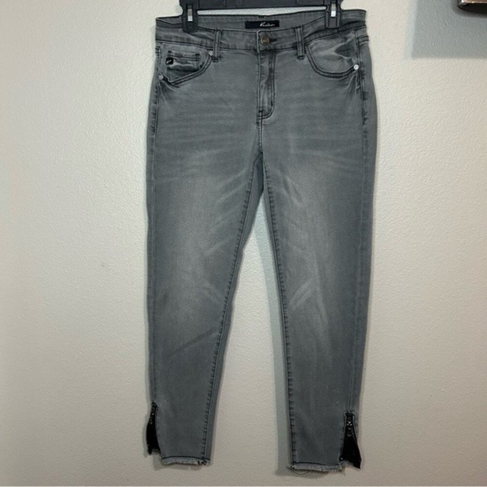 Kancan gray cropped ankle zip frayed hem jeans women's size 11 / 29